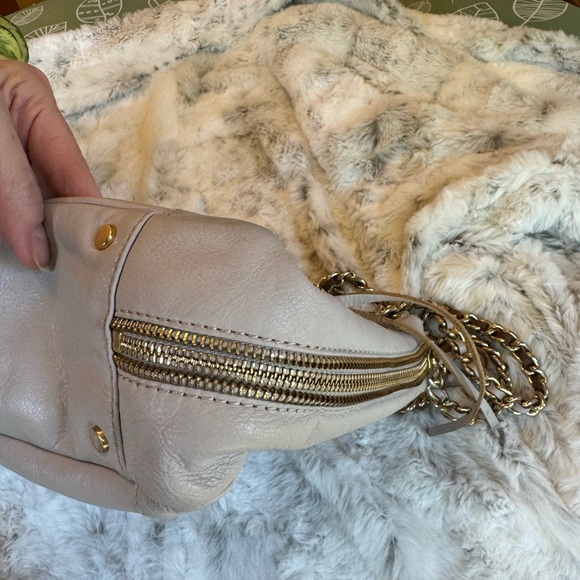 Rebecca Minkoff Swing Convertible Bag - Chanel Vibes! 💅 - Picture 12 of 16